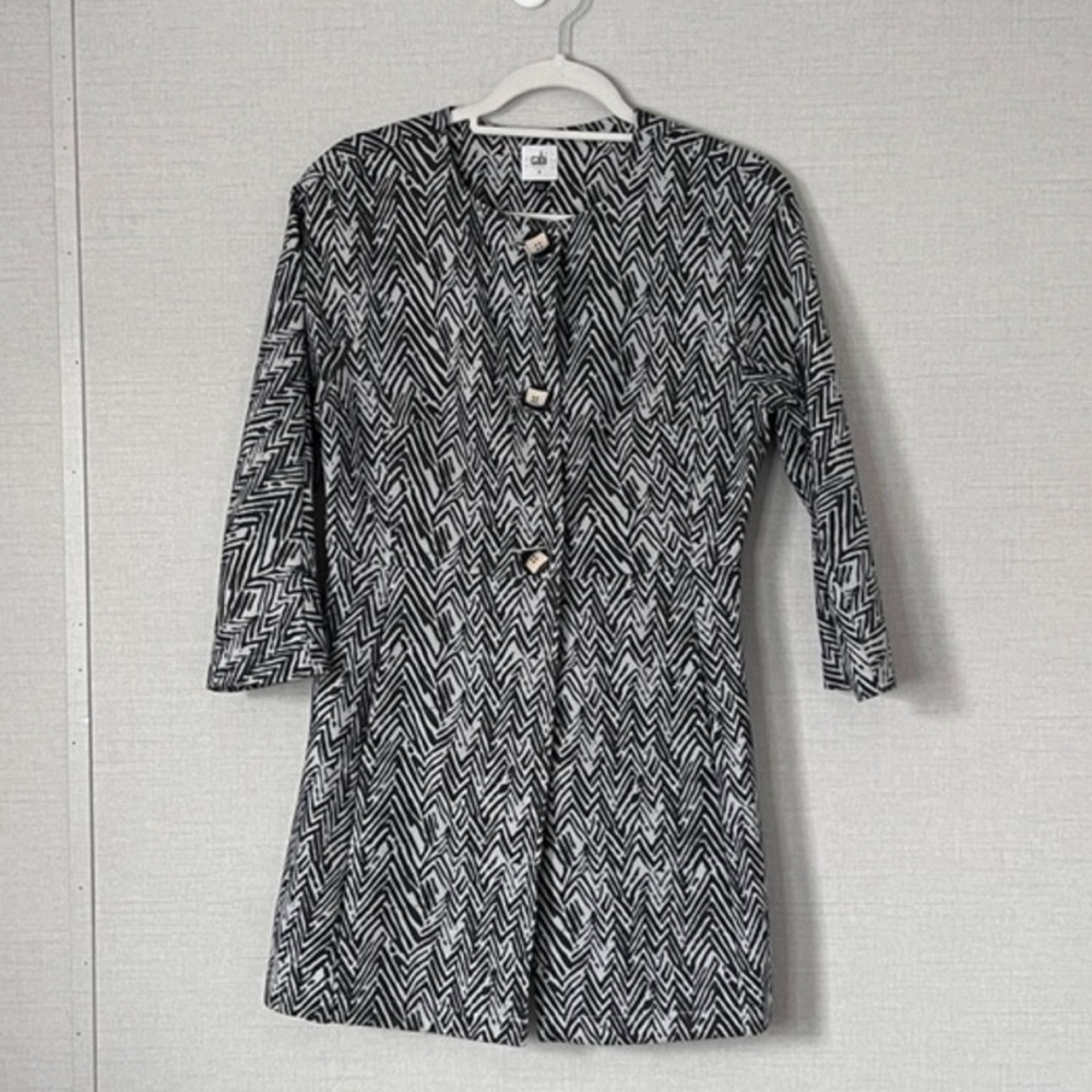 EUC CAbi Gray White Zig Zag Ponte Knit Jacket Coat Blazer Women's Size Small
